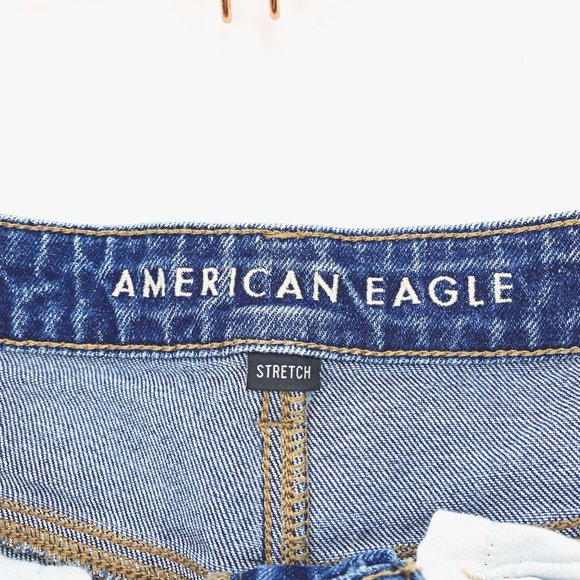 AEO Distressed Stretch Mom Jean Sz 8L - Picture 7 of 9